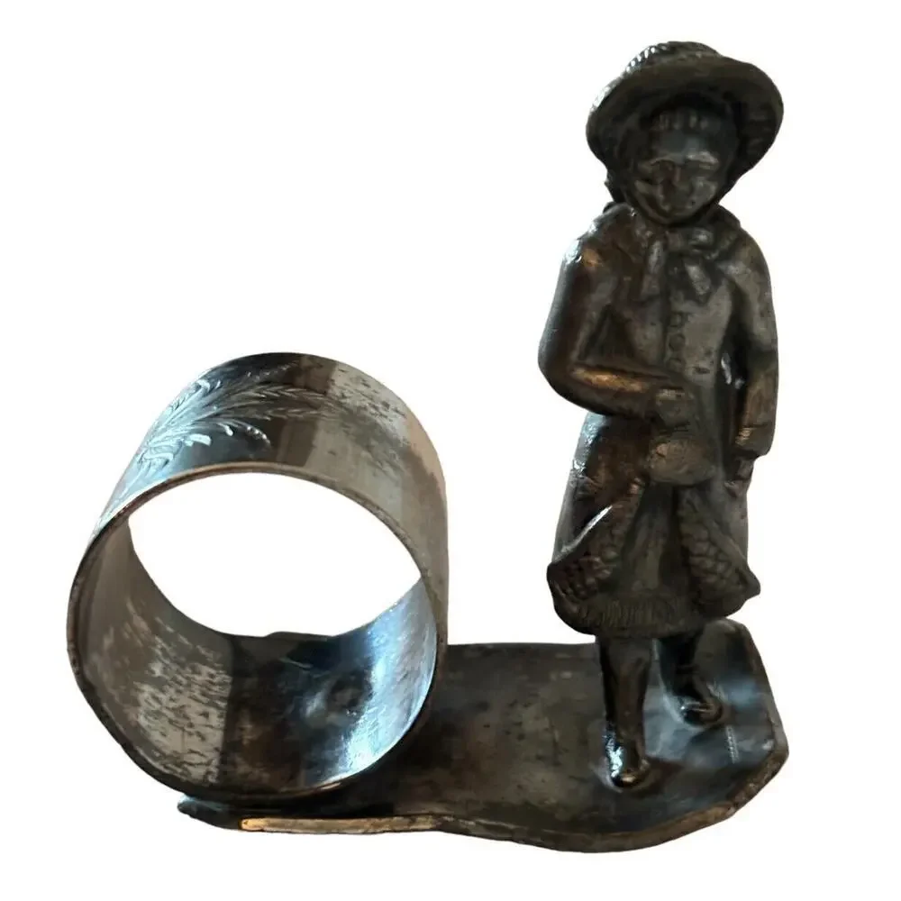 ANTIQUE AURORA S.P. MFG & CO. SILVERPLATE NAPKIN RING HOLDER 45 Victorian Girl